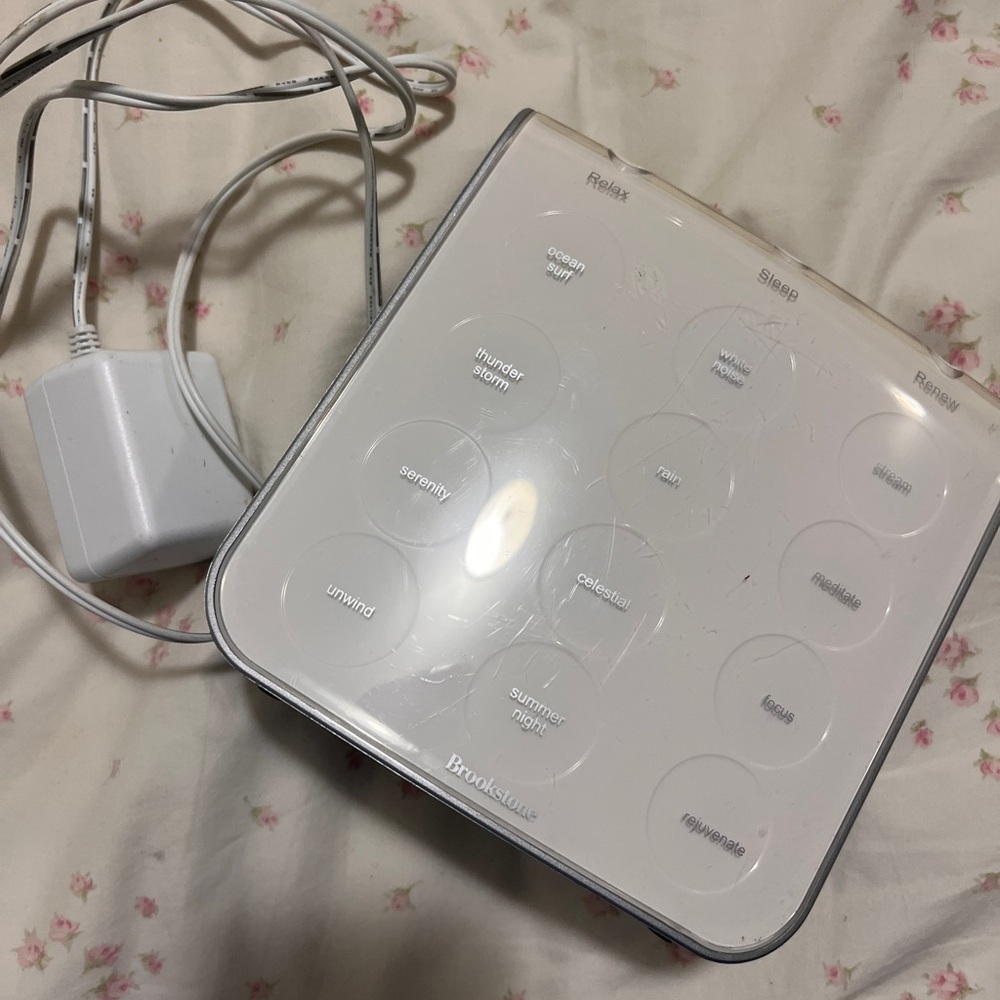 Brookstone White Sleep Sound Machine with Adapter